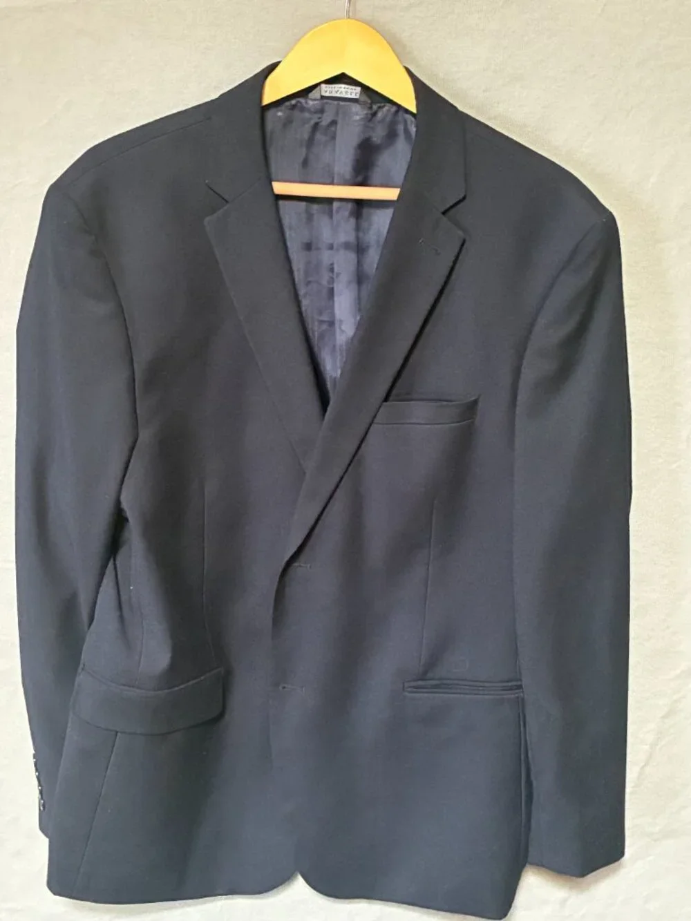 Caravelli “Harry” Slim Fit Suit Jacket – Size 42R Two‑Button Style Navy Classic